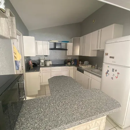 Pretty House With Heated Pool, Close To The Ocean